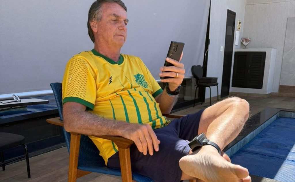 Datafolha maioria dos brasileiros apoia tornozeleira em Bolsonaro