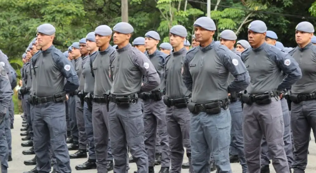 Em meio à expansão do PCC, Tarcísio corta pela metade verba de combate ao crime organizado