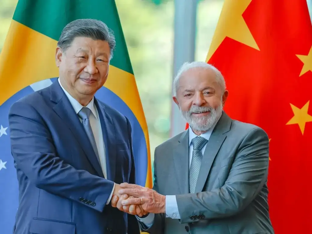 China reduz drasticamente compra de soja dos EUA e Brasil domina fornecimento