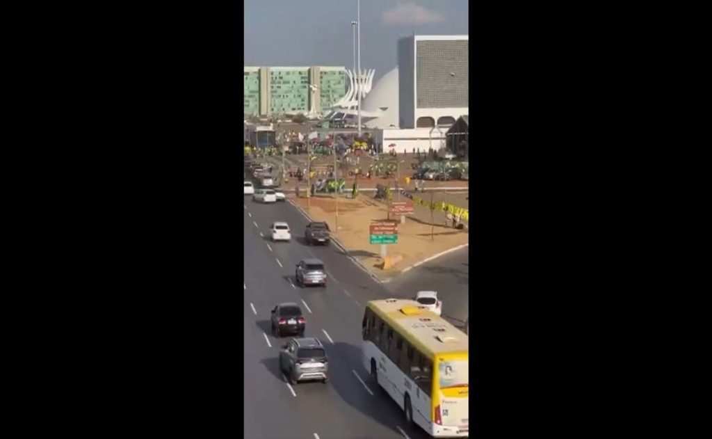 Em um vídeo que circula nas redes sociais é possível perceber que pouca gente se interessou em participar do ato ultradireitista