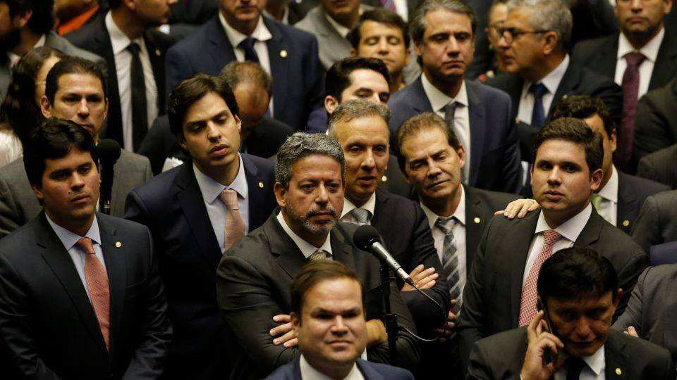 Centrão tinha mais de 300 cargos e seguia votando contra pautas do governo