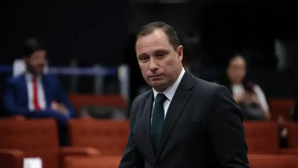 Mauro Cid já tem data marcada para retirar tornozeleira eletrônica e iniciar cumprimento da pena