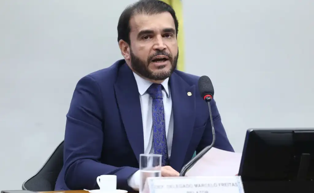 Freitas é bolsonarista e sempre atuou politicamente ao lado da família Bolsonaro.