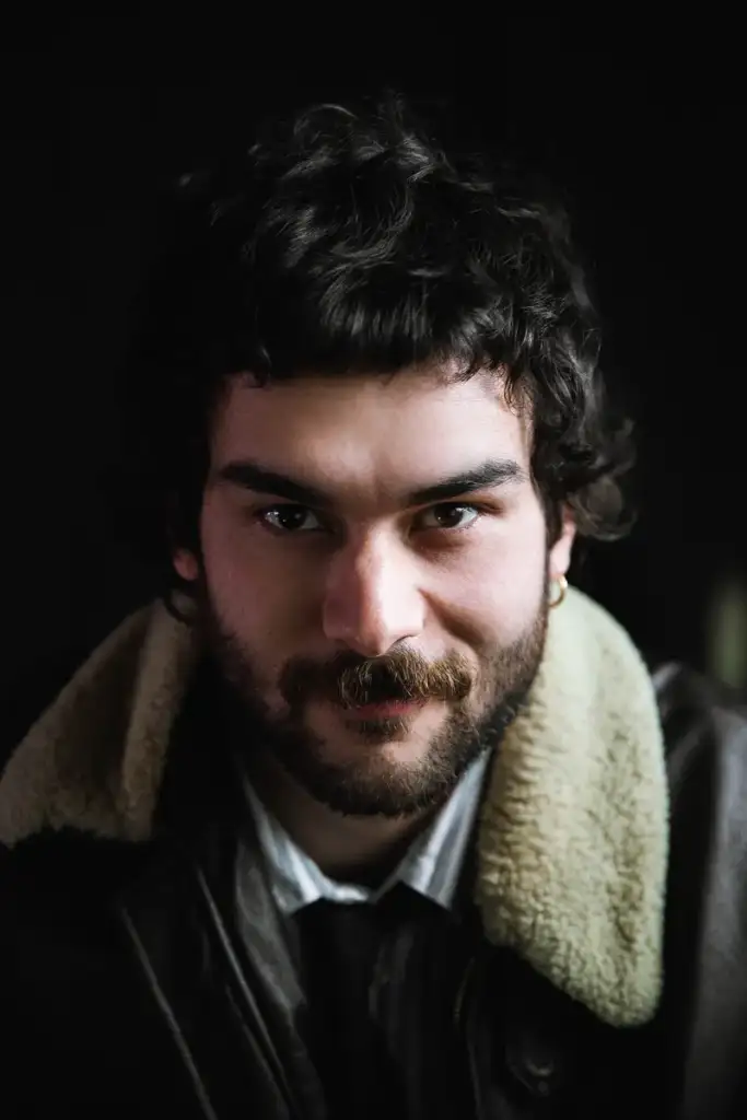 Conheça João Ferreira, o primeiro brasileiro indicado à categoria Compositor do Ano no Grammy Latino