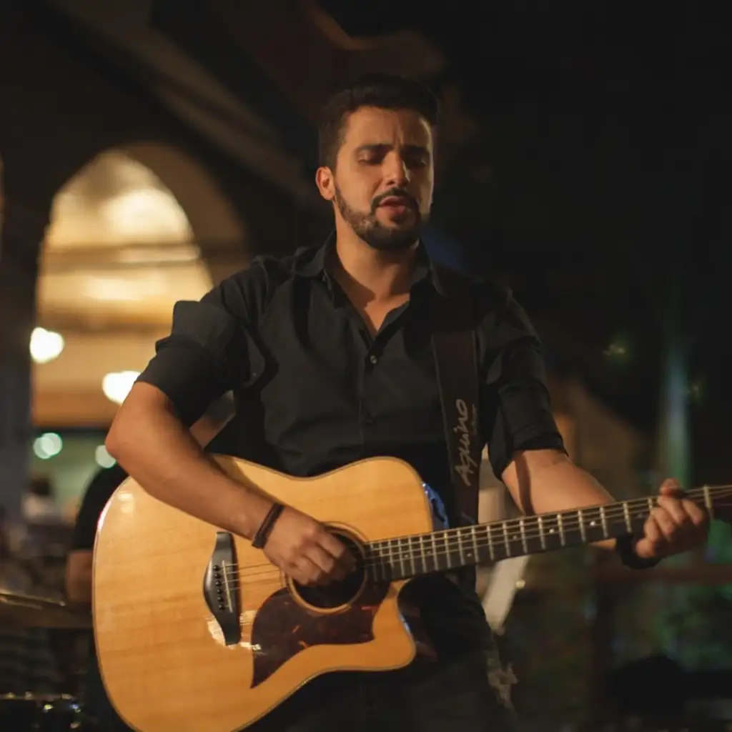 Prefeitura de São Paulo paga R$ 880 mil a primo de secretário em contratos sem licitação; cantor tem 7 ouvintes mensais no Spotify