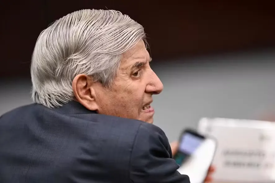 De acordo com o relatório médico, Heleno, de 78 anos, declarou ser portador de "Demência de Alzheimer em evolução desde 2018,