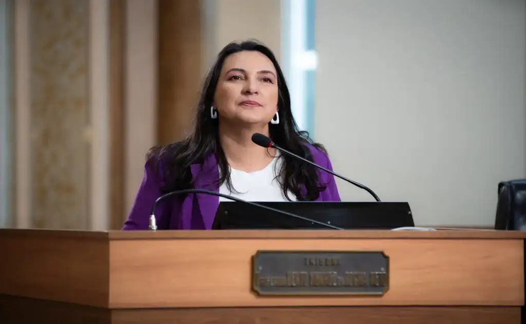 Vereadora professora Ângela pode ser segunda parlamentar a ser cassada na história da Câmara da Capital paranaense depois de Renato Freitas