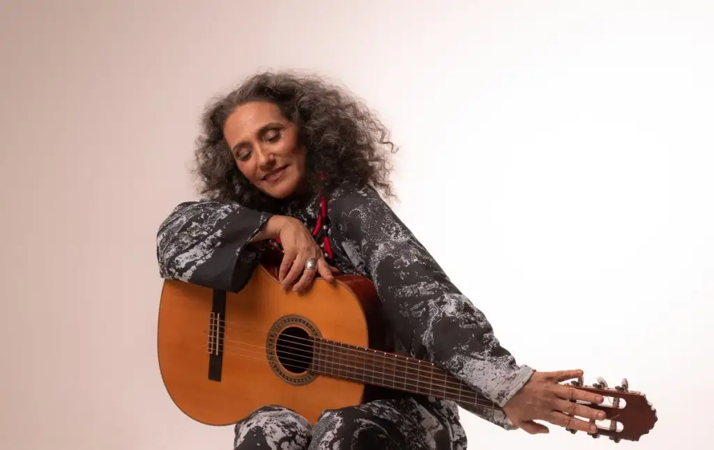 Badi Assad lança “Parte de Tudo Isso”, álbum de inéditas que celebra a riqueza da música brasileira e o poder criativo de sua geração