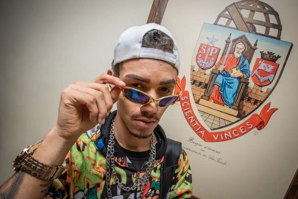 Instagram censura perfil do educador antirracista Chavoso da USP em mais um ataque seletivo das Big Techs