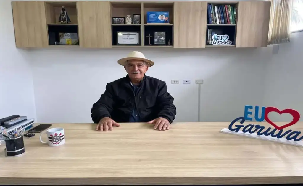 Cidade não tem rede de coleta e tratamento de esgoto público e metade das ruas não é asfaltada