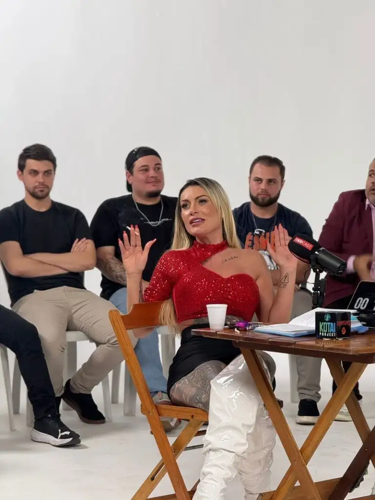 Andressa Urach enfrentará 25 cristãos em debate e diz que se sentiu prestes a ser ‘apedrejada’