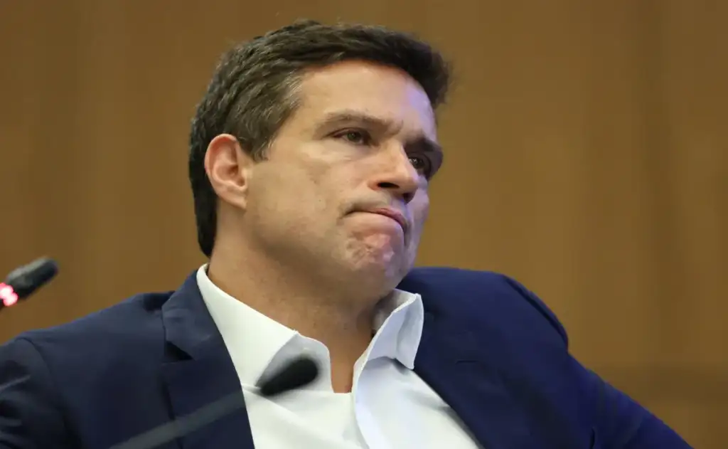 No apagar das luzes de seu mandato, Campos Neto limitou-se a aplicar medidas "preventivas" na instituição financeira liquidada no ano passado