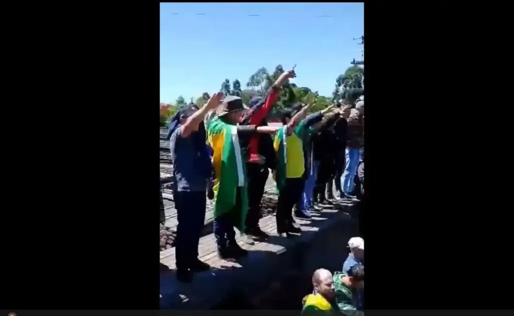 Em 2021, a pesquisadora registrou 530 células em todo o Brasil; em 2022 foram 1.117 grupos neonazistas, um aumento de 210% em um ano