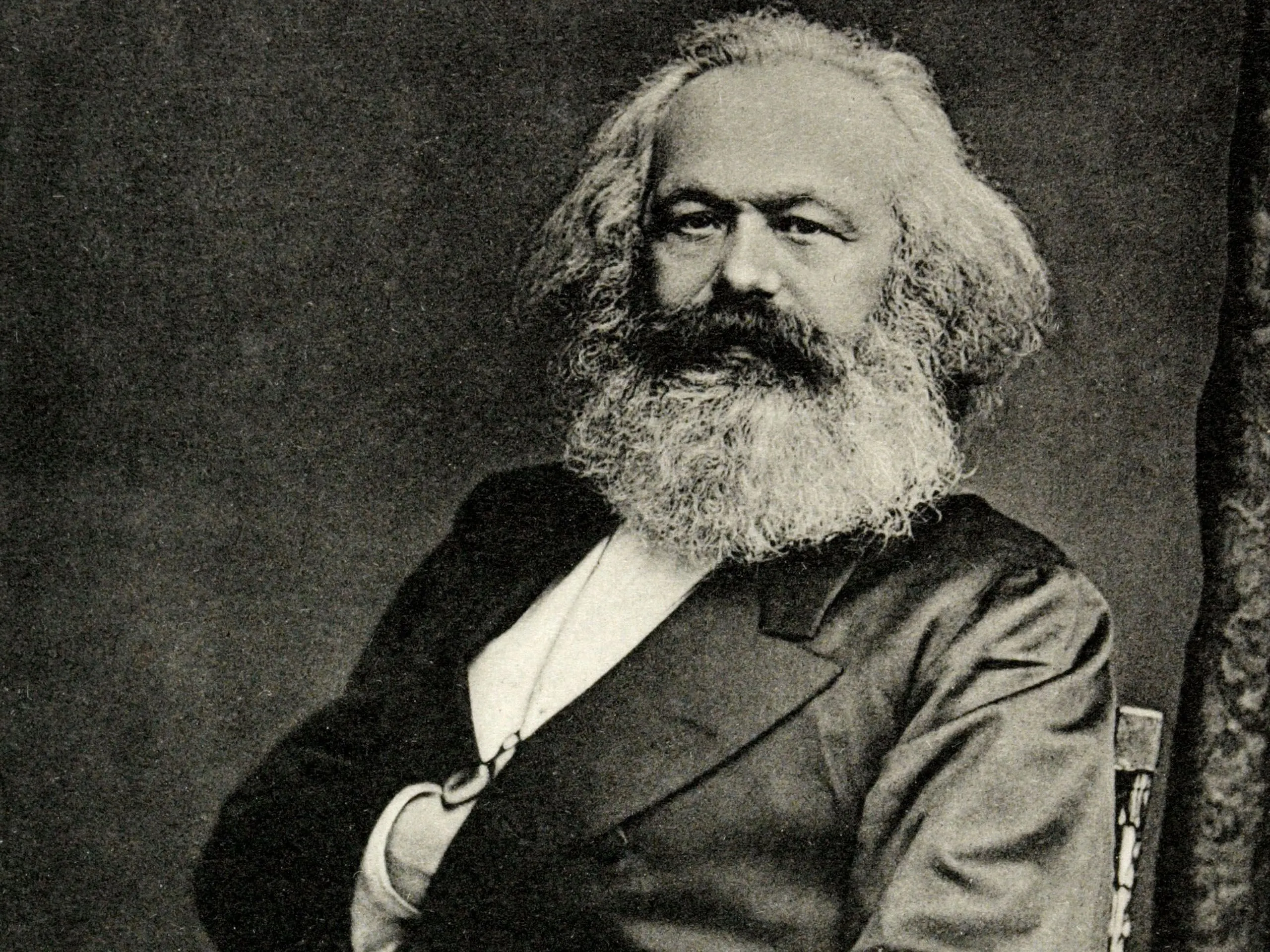 A história, a farsa e o Brasil do nosso tempo