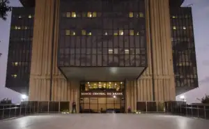 Banco Central liquida Banco Pleno e bloqueia bens de controlador