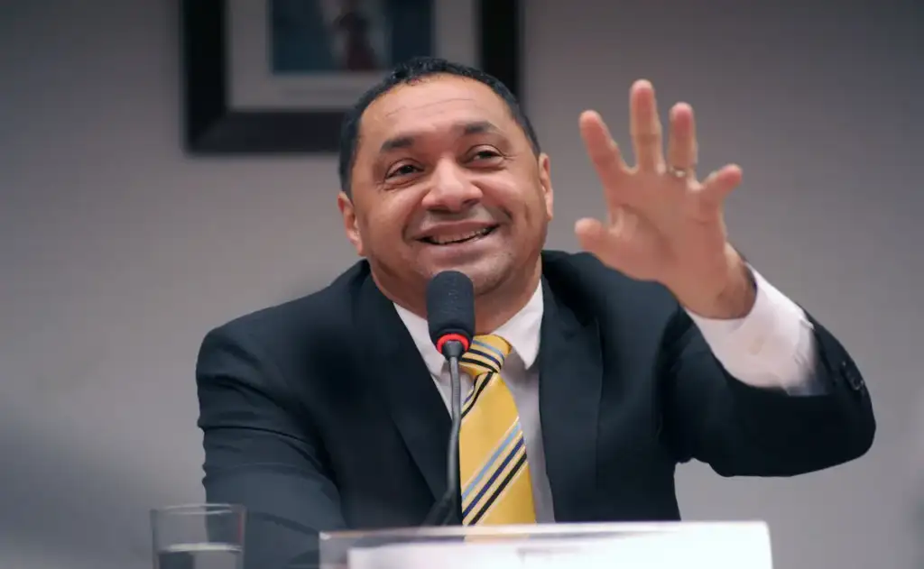 Deputado se recusou a assinar a PEC que estabelece redução da jornada semanal de trabalho