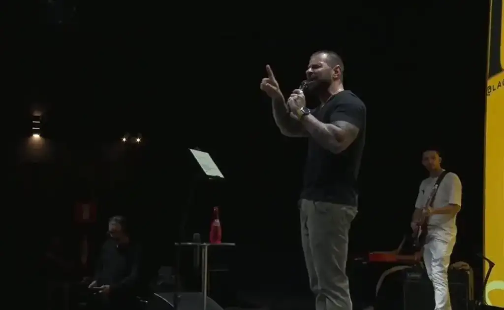 Instituição também exclui todas as suas contas das redes sociais