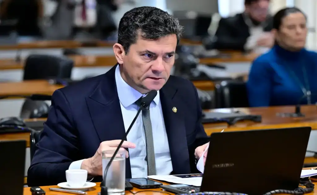 Ex-juiz se alinha à narrativa de desinformação disseminada por setores bolsonaristas, que buscam deslegitimar as instituições