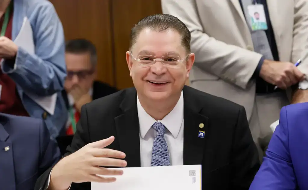 De 2023 a 2025, líder do PL “trabalhou” 291 dias ou uma média de 97 dias por ano e custou aos cofres públicos R$ 7,2 milhões