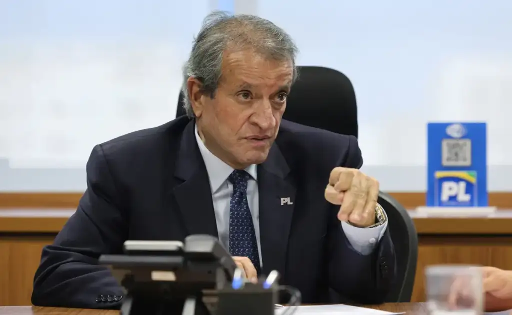 Dirigente minimizou os impactos políticos do episódio, garantindo a manutenção da pré-candidatura de Flávio ao Planalto
