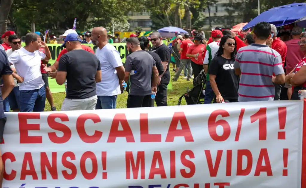 Após 60 dias da promulgação da PEC haverá a redução de duas horas; após 12 meses, mais duas horas