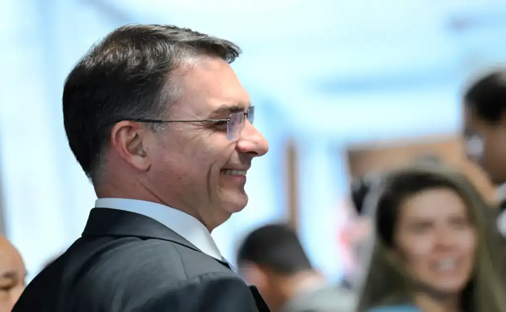 Alvos da investigação não seriam apenas os valores solicitados por Flávio Bolsonaro a Daniel Vorcaro, mas também emendas parlamentares de bolsonaristas