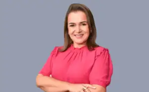 Prefeita de Campo Grande proíbe trans em banheiro feminino e gera revolta