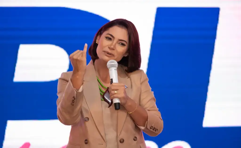 Na gravação original, Garotinho afirma ter assistido um vídeo de uma festa promovida por Vorcaro apelidada de “Noite das Astronautas”