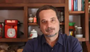 Rodrigo Vianna lança em Curitiba livro sobre a origem política de Gustavo Petro