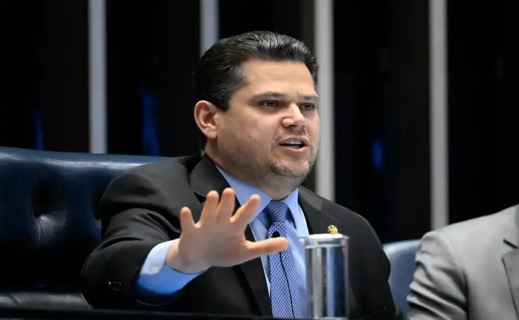 Presidente do Senado alegou que a Casa não pretende apenas “carimbar” o texto aprovado pelos deputados