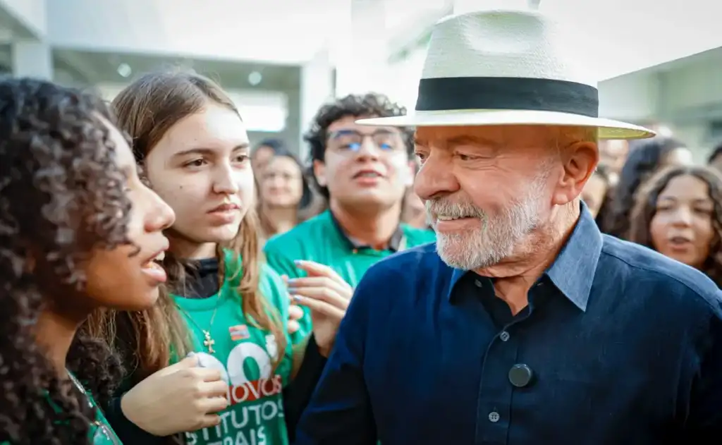 Presidente rebateu ainda as alegações de Flávio de que não pediu ao presidente Donald Trump a imposição de sobretaxas às exportações brasileiras