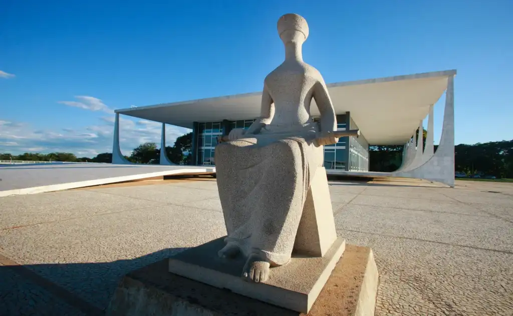STF forma maioria contra lei que permite veto a aulas sobre sexualidade e gênero