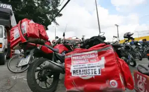 Plataforma de app é acusada de pressionar motoristas a correrem com entregas