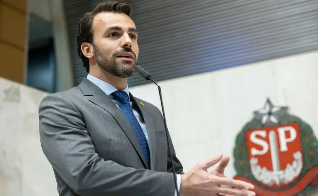 "Se tiverem dois corruptos na sua opinião, você tem que ver qual é menos corrupto ou pelo menos é corrupto, mas é cristão", disse parlamentar de extrema-direita