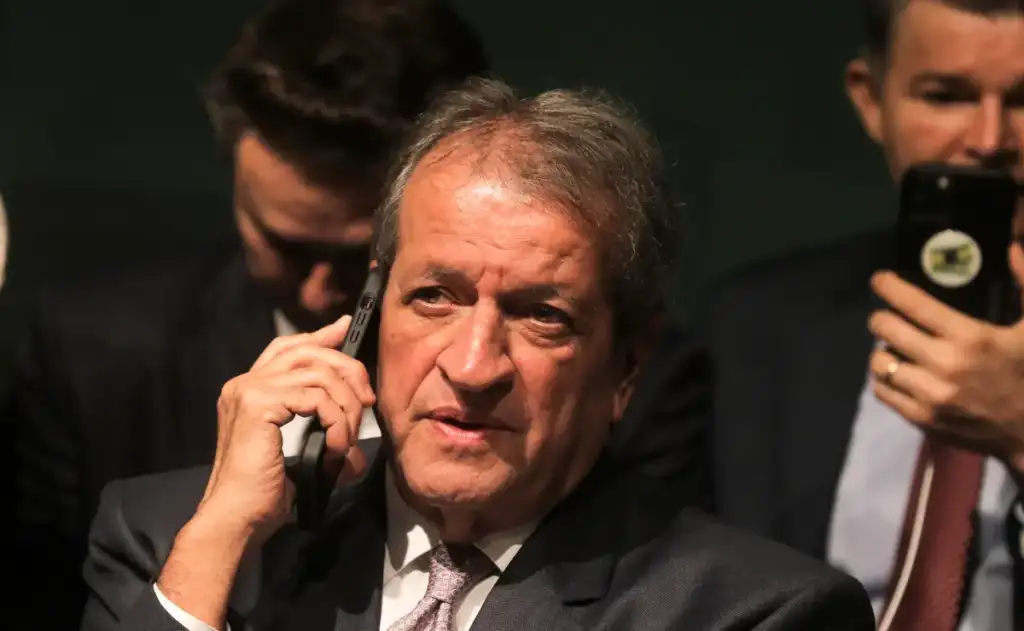 Dirigente utilizou uma rede informal de assessores para negociar e direcionar R$ 119,2 milhões em emendas
