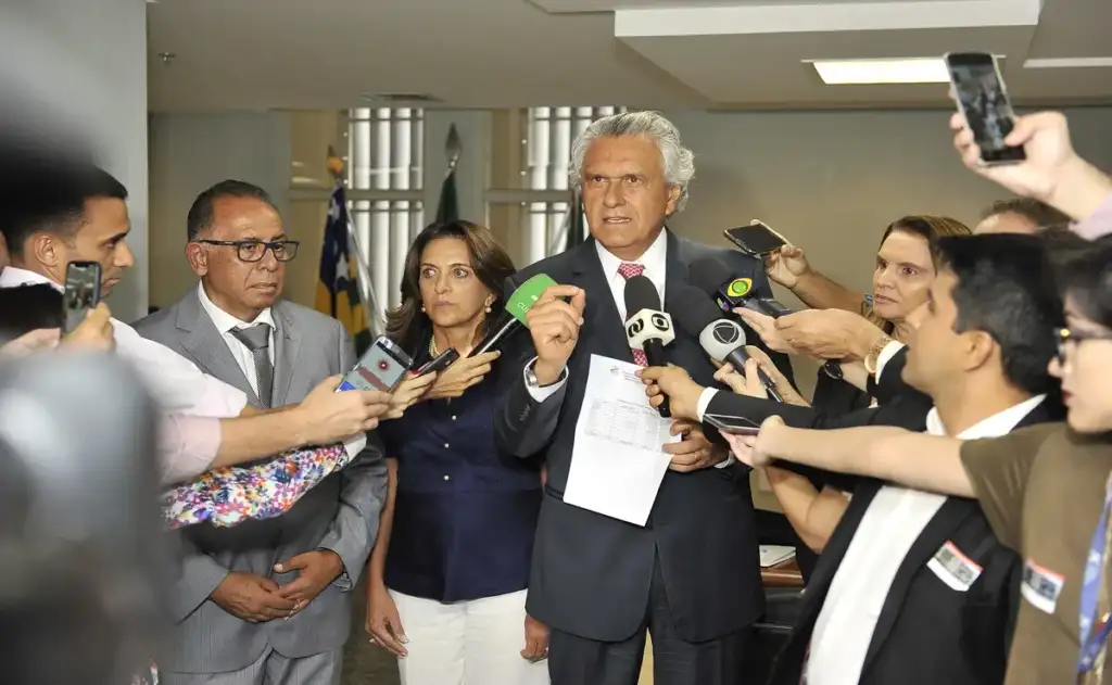 Fogo amigo: Caiado chama filhos de Bolsonaro de “meninos da Tijuca”