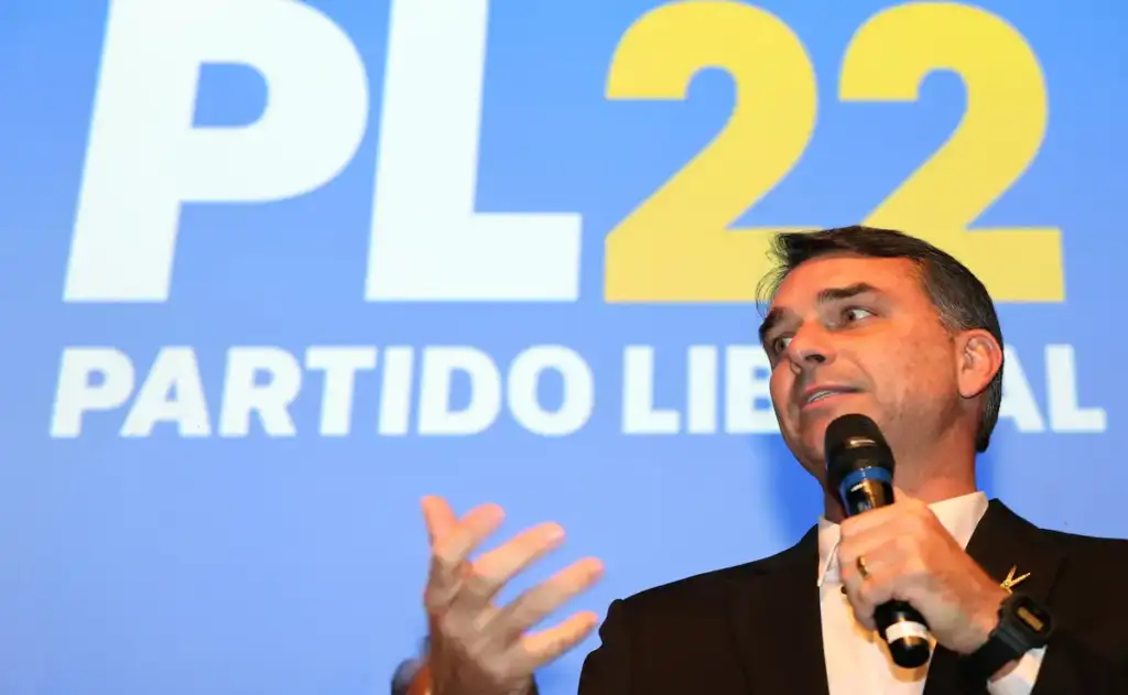 Perito desmente Flávio Bolsonaro e diz não ter rastreado dinheiro de Vorcaro para “Dark Horse”