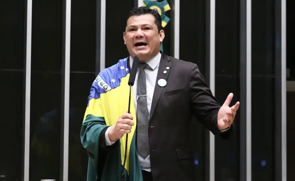 STF acata denúncia contra Gilvan da Federal pelo crime de injúria qualificada