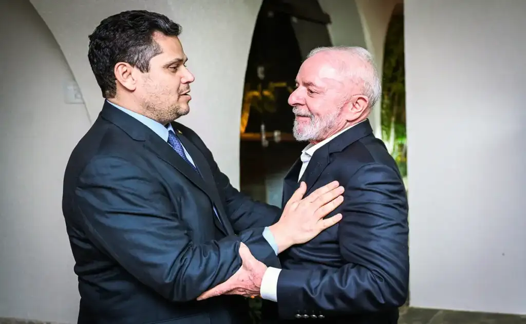 Fez o L? Após conversa com Lula, Alcolumbre decide pautar fim da 6 X 1 e PEC da Segurança