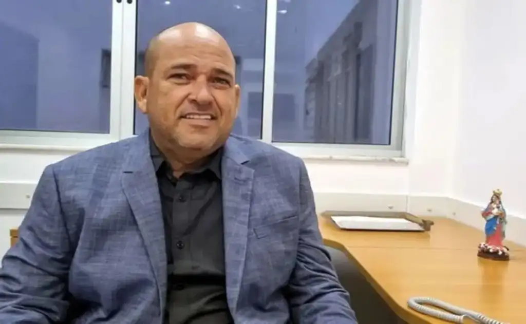 Preso, condenado a 36 anos e acusado de liderar facção, deputado Binho Galinha tem candidatura contestada na Bahia