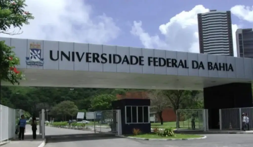 UFBA proíbe cropped, minissaia e short curto e gera revolta