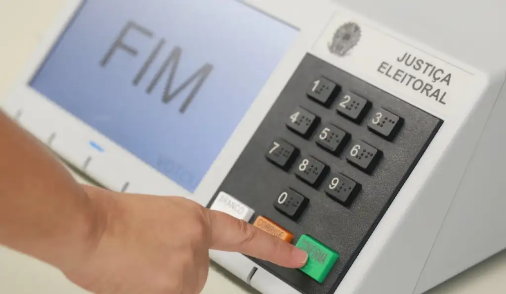 Quase 800 candidatos mudam declaração racial de uma eleição para outra