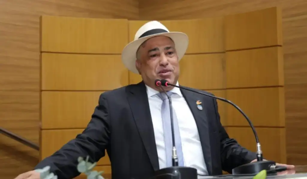Suspeito de chefiar esquema milionário no INSS se entrega à PF