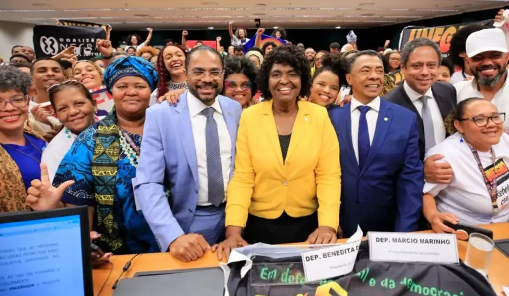 Negros avançam nas urnas, mas seguem longe do poder no Congresso