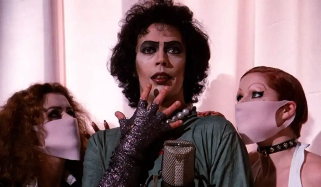 Astro de “Rocky Horror Picture Show” e “It”, Tim Curry morre aos 80 anos