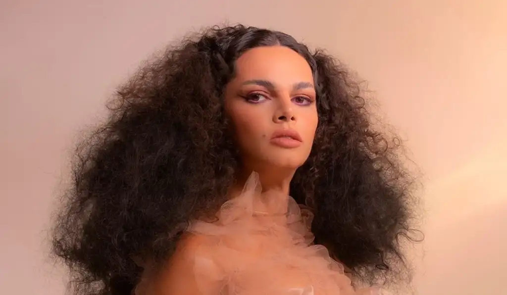 “Índia”: Assucena apresenta tributo a Gal Costa em São Paulo