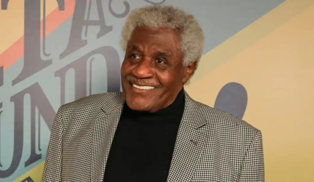 Aos 96 anos, Tony Tornado recebe maior honraria da Alerj