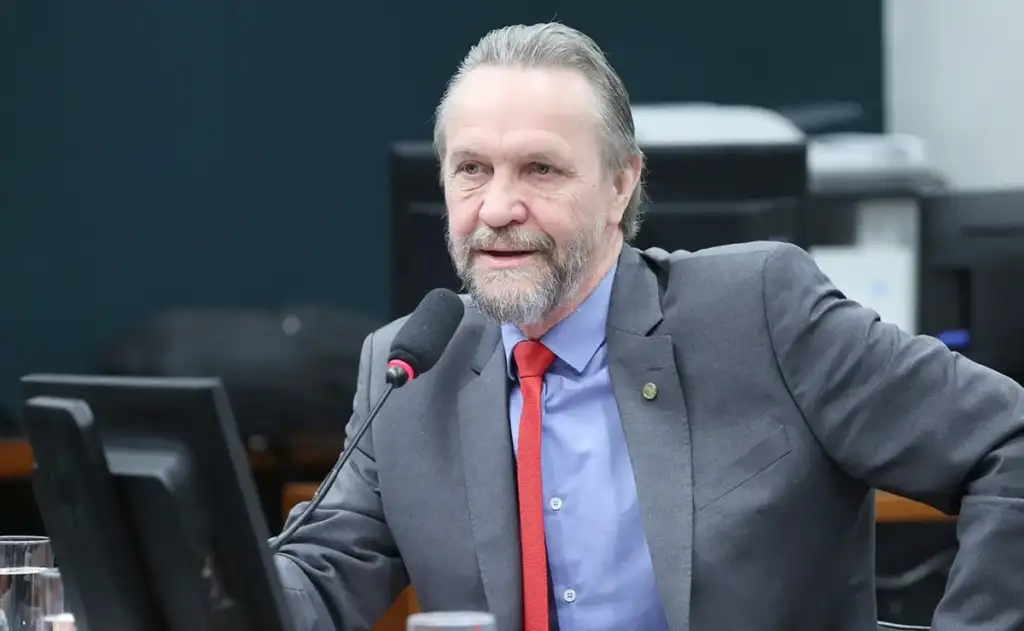 PT pede investigação sobre emenda de Flávio Bolsonaro para condenado no caso Marielle
