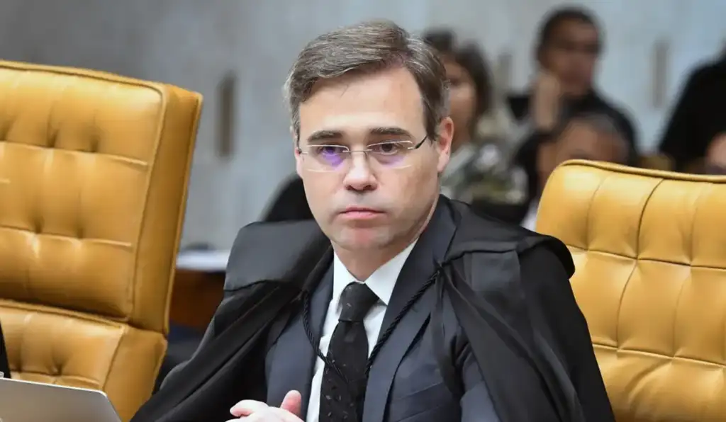 Mendonça passa a ter mais críticas do que apoio nas redes, segundo pesquisa do DataLab
