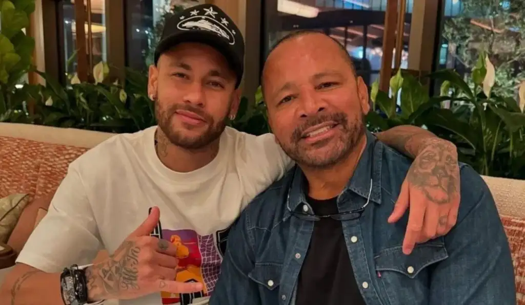 Neymar Pai e Flávio Bolsonaro pressionaram Vorcaro por recursos, diz PF